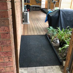 wheelchair-with-curb3
